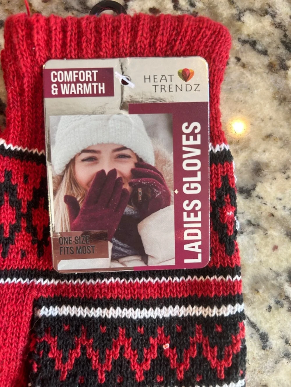 Heat Trendz ladies winter hat/glove set, one size fits most, NEW with tags